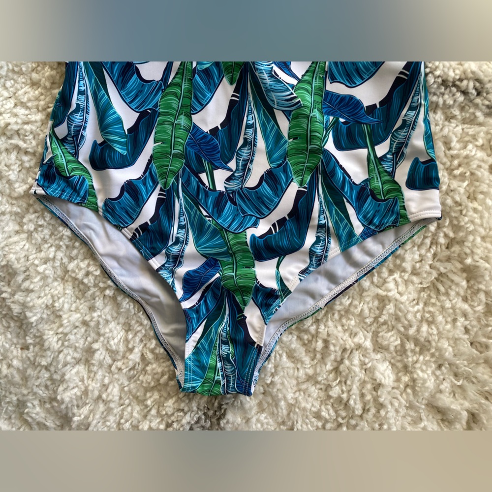 Women’s black striped tropical leafy one piece swimsuit size medium NWT - Picture 4 of 7